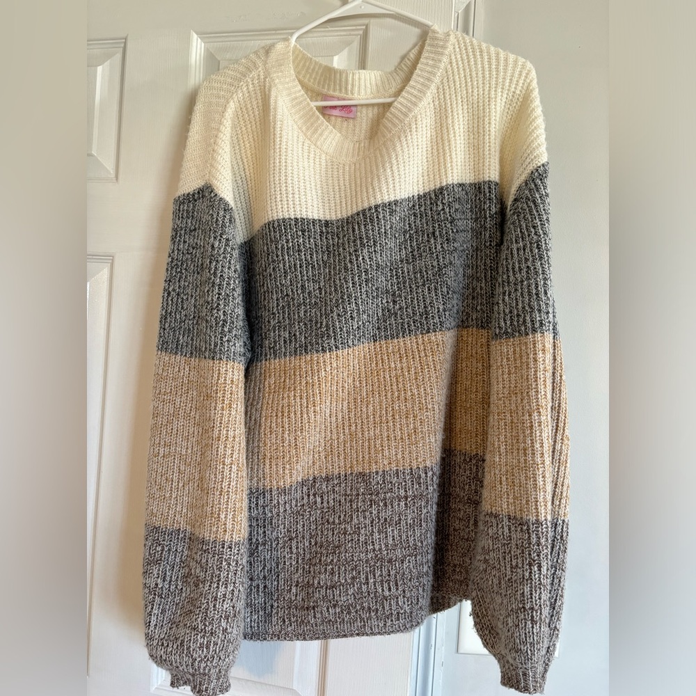 Pink Lily Sweater - Picture 3 of 4